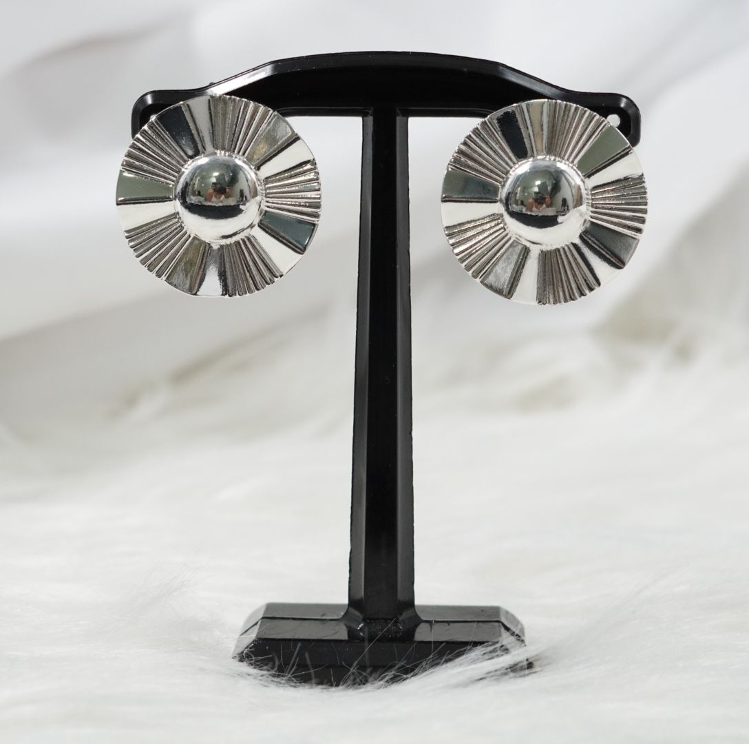 ARETE RODIO CIRCULAR TIPO FLOR PLATEADO